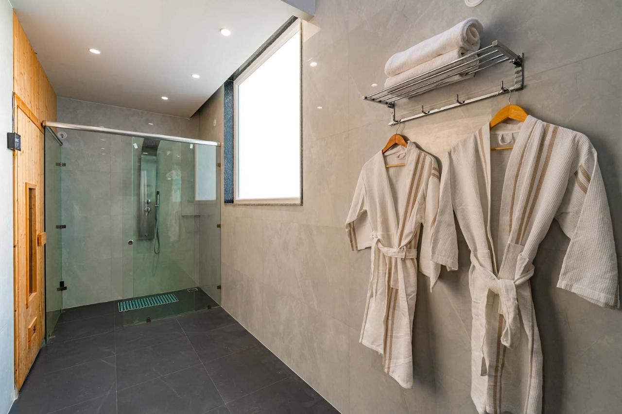 Stayvista At Le Blanc Escape W Outdoor Pool Sohna Zewnętrze zdjęcie