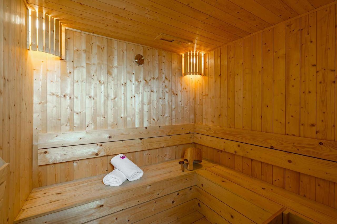 Stayvista At Le Blanc Escape W Outdoor Pool Sohna Zewnętrze zdjęcie
